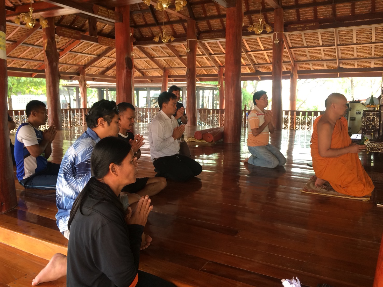 พิธีอัญเชิญรูปเหมือนหลวงปู้เสี่ยง พระเกจิชื่อดังประจำตำบลเพื่อร่วมขบวน ในงานบัวไหมบัวใหญ่ ตำบลเสมาใหญ่ ประจำปี 2561