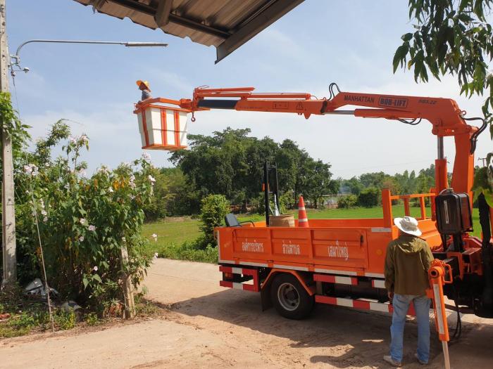 ลงปฏิบัติงานออกแก้ไขไฟฟ้าส่องสว่างสาธ...
